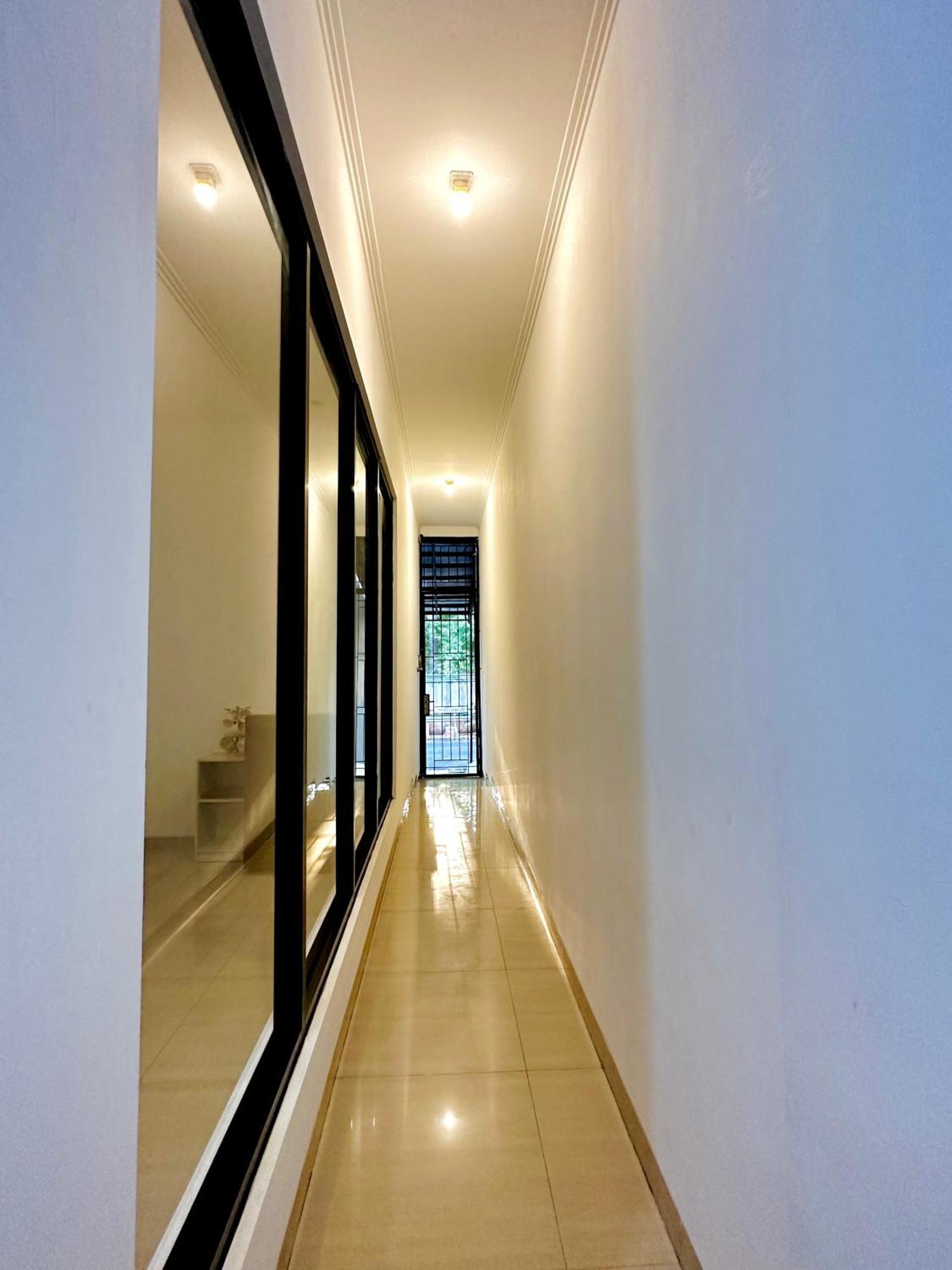 4-Bedroom Home In South Jakarta Nuansa Swadarma Residence By Le Ciel Hospitality Jacarta Exterior foto