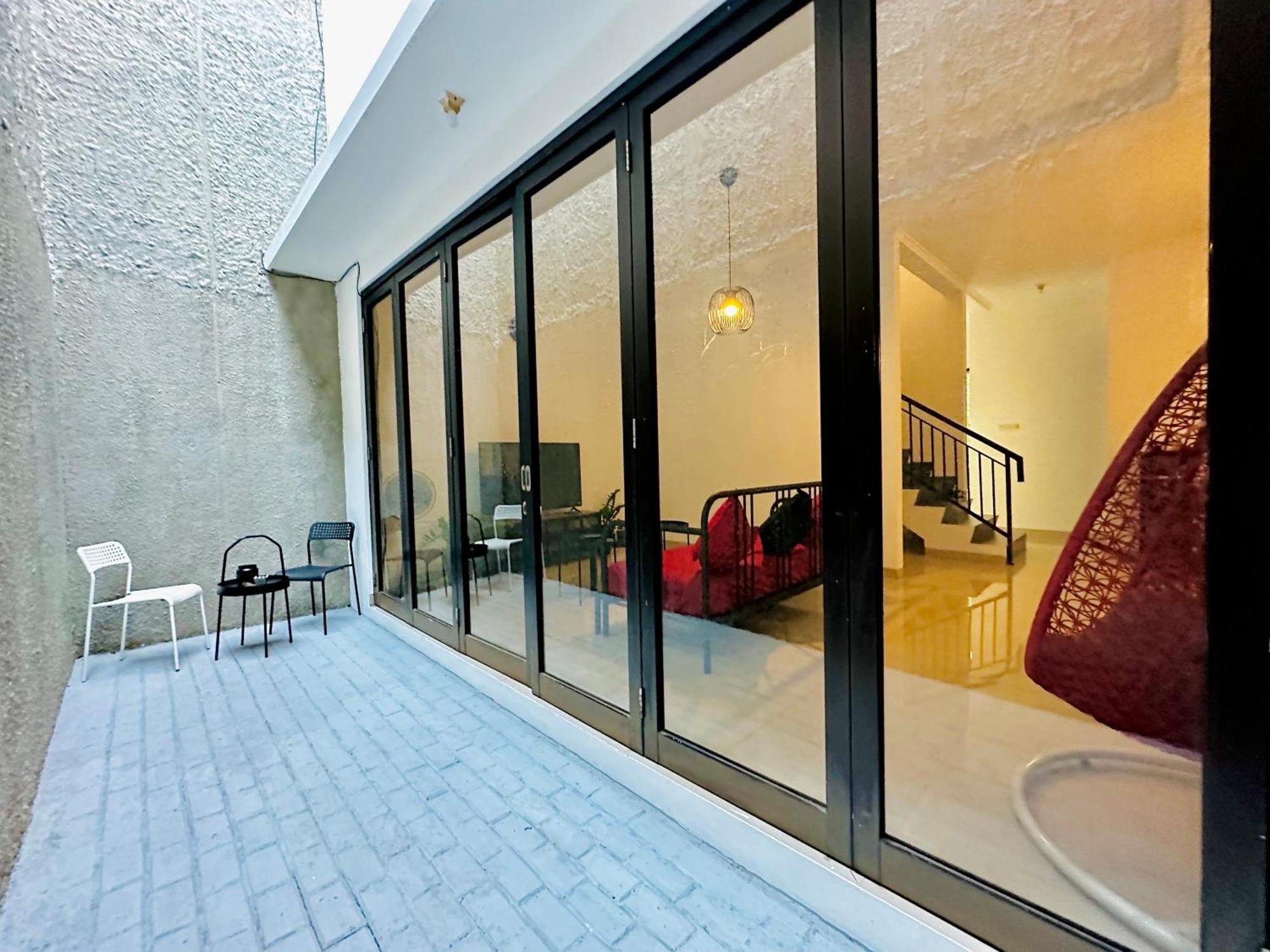 4-Bedroom Home In South Jakarta Nuansa Swadarma Residence By Le Ciel Hospitality Jacarta Exterior foto