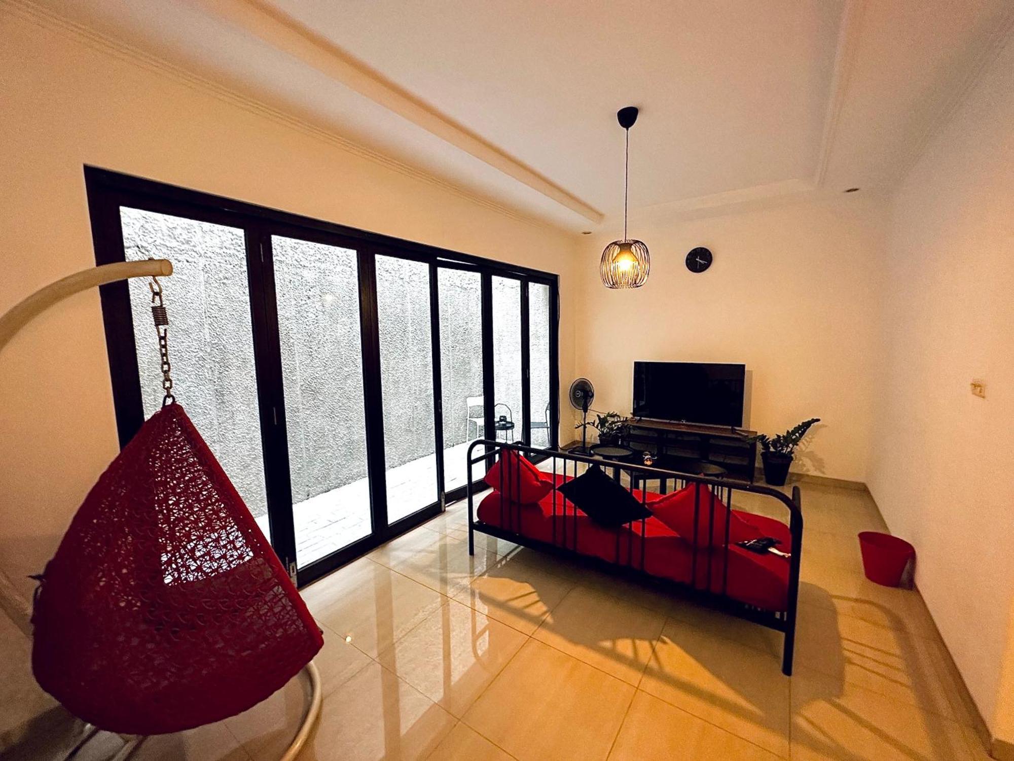 4-Bedroom Home In South Jakarta Nuansa Swadarma Residence By Le Ciel Hospitality Jacarta Exterior foto
