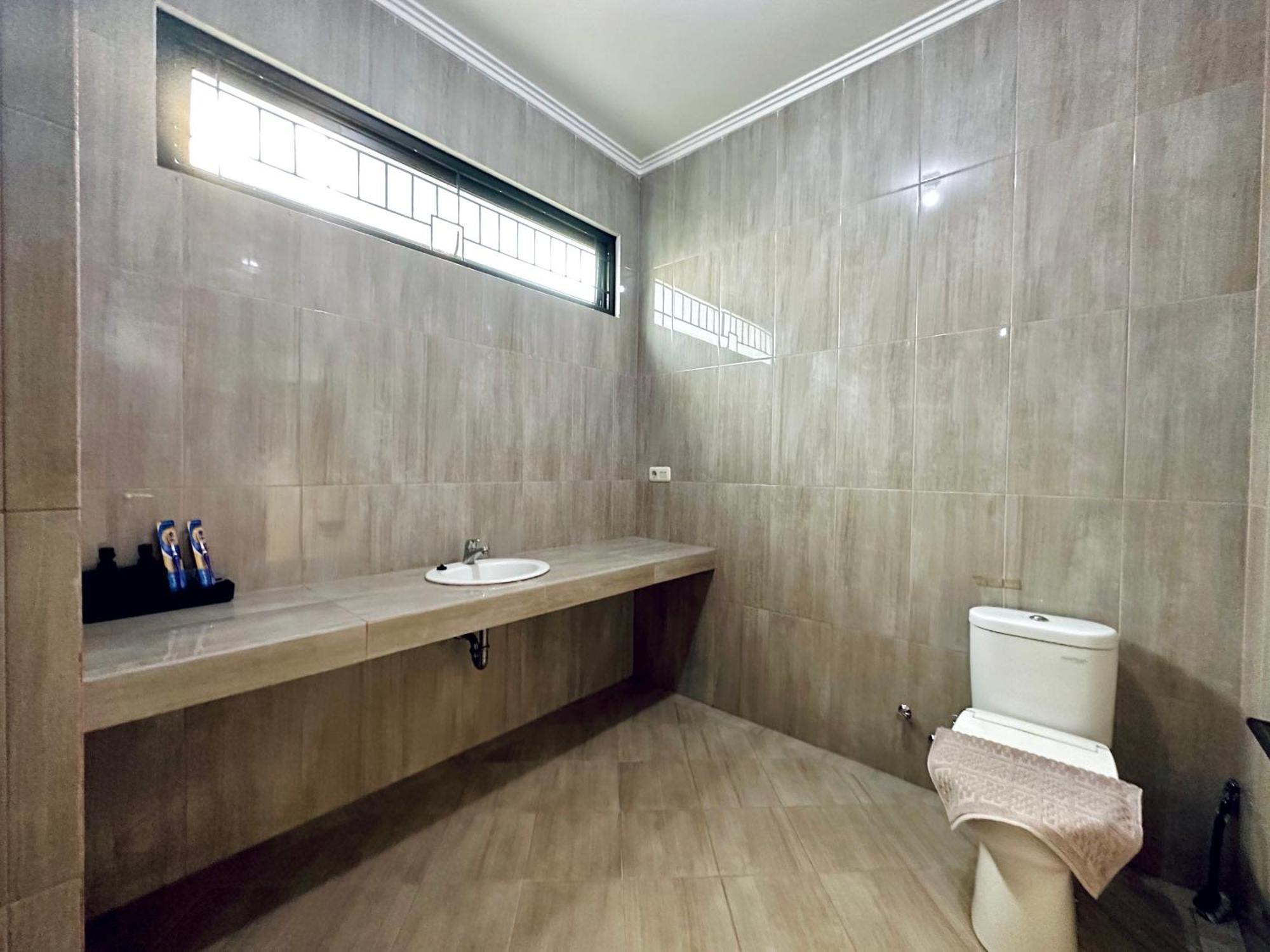 4-Bedroom Home In South Jakarta Nuansa Swadarma Residence By Le Ciel Hospitality Jacarta Quarto foto